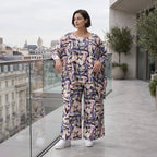 Oversized Shirt aus leichter Viskose Popeline in zartem Rosa mit asymmetrischem Schnitt
