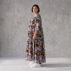 Fließendes Sommerkleid in Schwarz aus zartem Viskose Popeline mit gerüschtem Stufenvolant