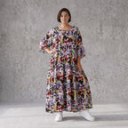Fließendes Sommerkleid in Schwarz aus zartem Viskose Popeline mit gerüschtem Stufenvolant