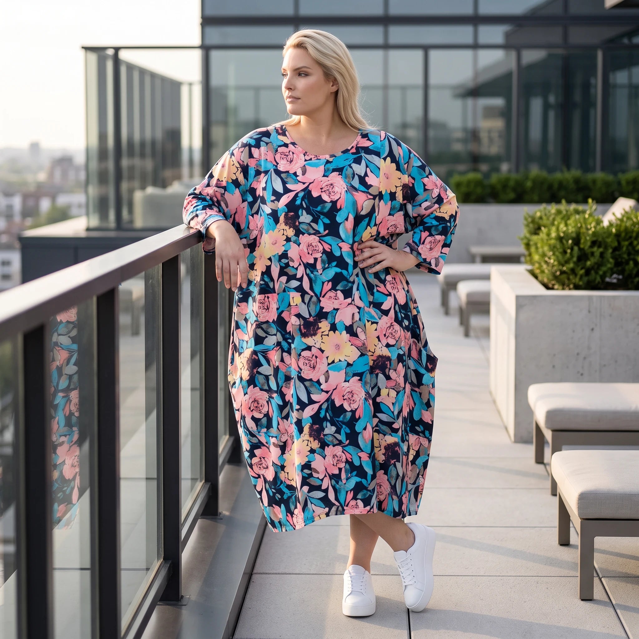 Sommerliches Ballonkleid in Leinenoptik in Aqua mit 3/4-Arm Rundhals und Seitentaschen