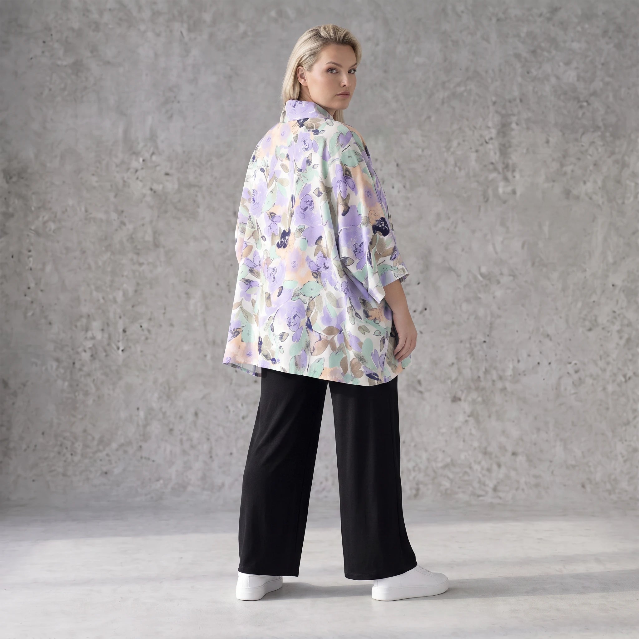 Leichte Bluse in Leinenoptik mit lila Farbton und Hemdkragen für sommerliche Eleganz pur