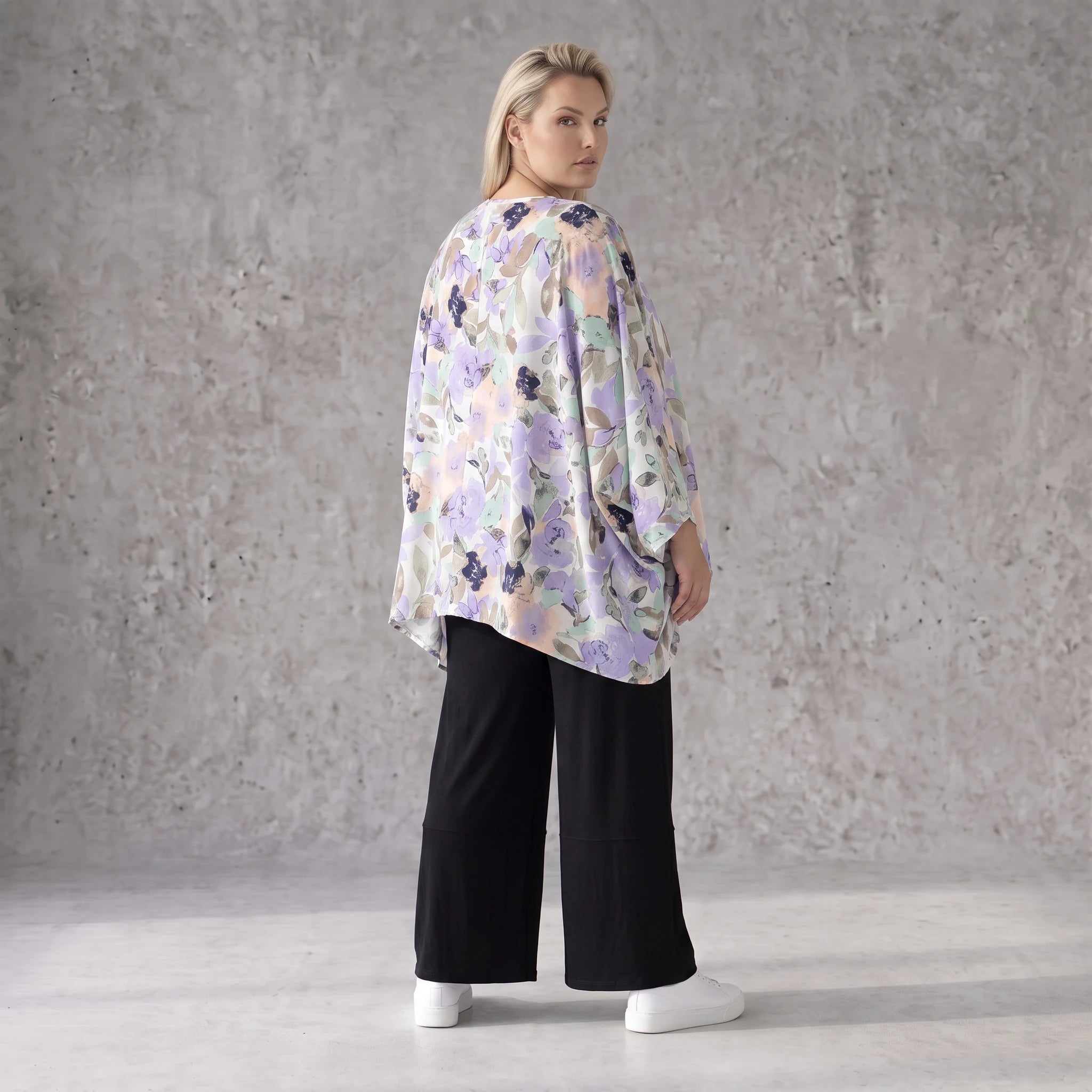 Oversized Shirt in Leinenoptik mit asymmetrischem Saum in Magnolia für lässige Sommertage