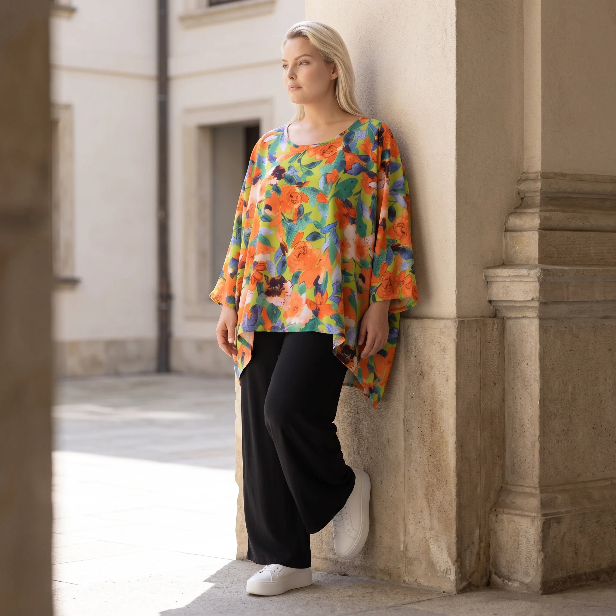 Luftiges Oversized Shirt in frischem Apfelgrün mit Vokuhila Schnitt aus Viskose Leinen