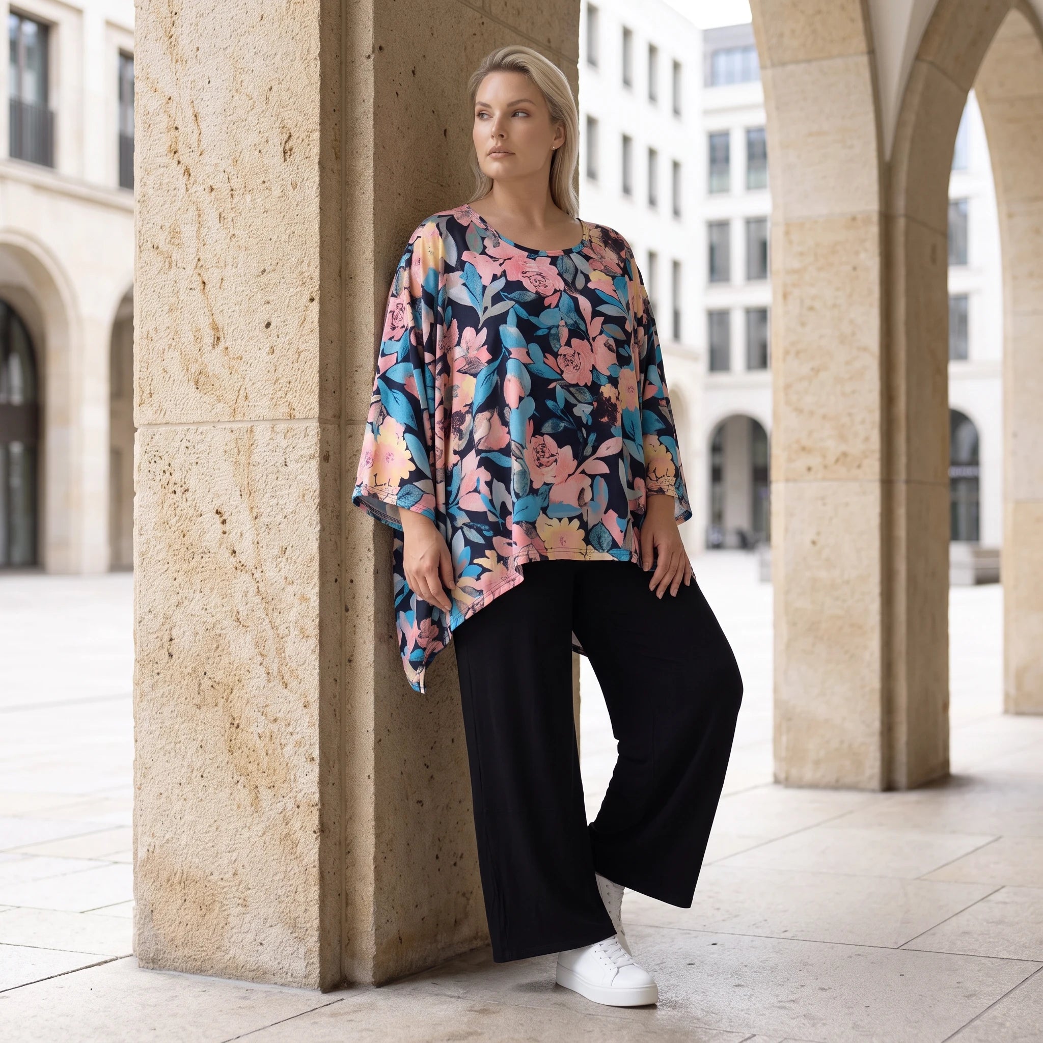 Oversized Shirt in Leinenoptik mit kastigem Schnitt und Rundhalsausschnitt in kühlem Aqua
