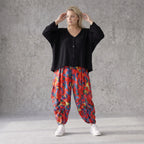 Leichte Ballonhose in Mohnrot mit elastischem Bund und Raffung für den lässigen Sommerlook