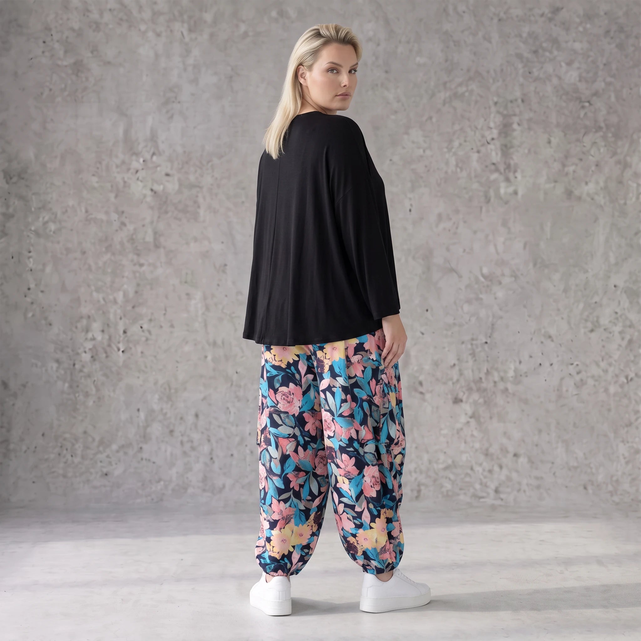 Luftige Ballonhose in Leinenoptik mit elastischem Bund in Marineblau für sommerlichen Look