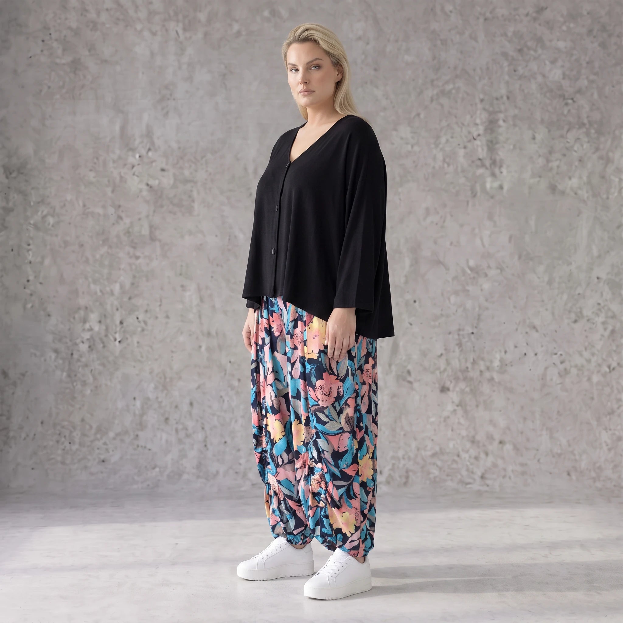 Luftige Ballonhose in Leinenoptik mit elastischem Bund in Marineblau für sommerlichen Look