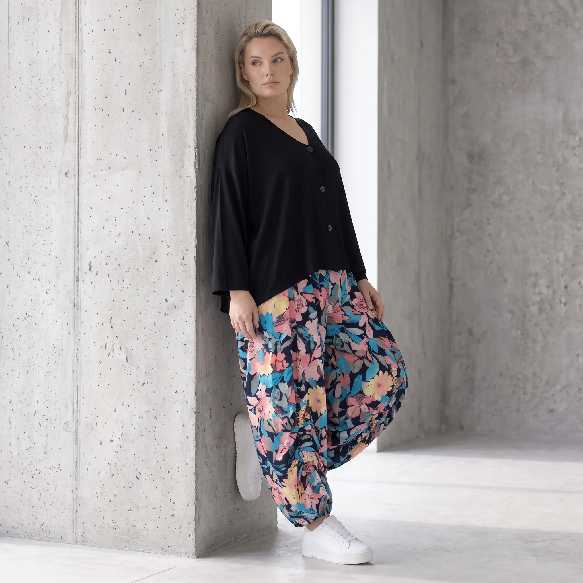 Luftige Ballonhose in Leinenoptik mit elastischem Bund in Marineblau für sommerlichen Look