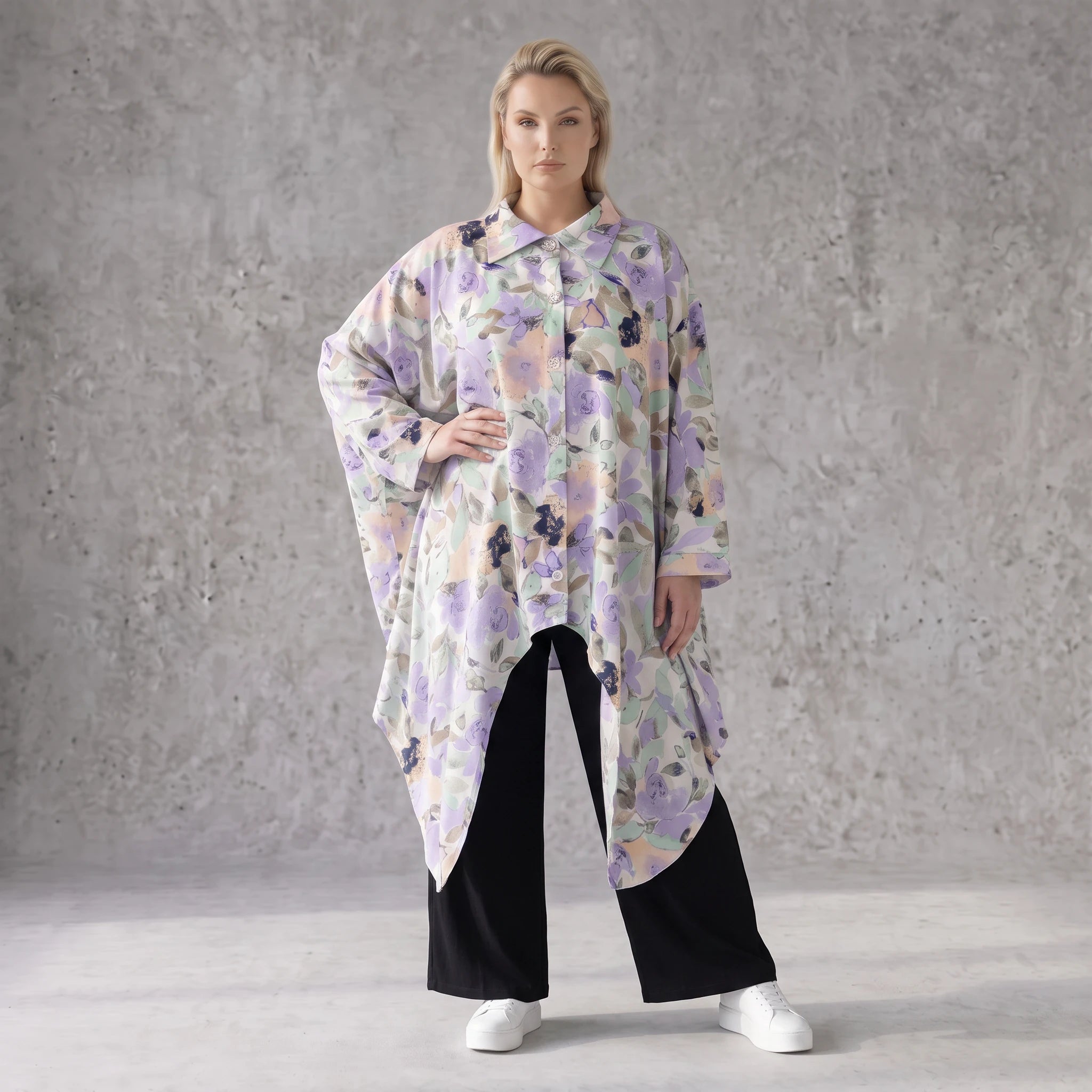 Bluse in Leinenoptik mit Zipfelsaum und Hemdkragen in zartem Magnolia mit Seitentaschen