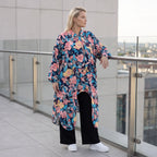 Sommerbluse in zartem Aqua mit lässigem Zipfelsaum und Hemdkragen für sommerliche Tage
