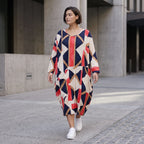 Ballonkleid aus Viskose Jersey in Marine und Rot mit 3/4-Arm Rundhals und Seitentaschen