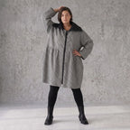 Elegante Ballonjacke aus fließendem Bengaline in Schwarz Weiß mit Hemdkragen und Taschen