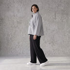 Bengaline Jacke in Grau Weiß mit kastigem Schnitt Stehkragen und 3/4-Arm für jede Saison
