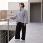 Bengaline Jacke in Grau Weiß mit kastigem Schnitt Stehkragen und 3/4-Arm für jede Saison