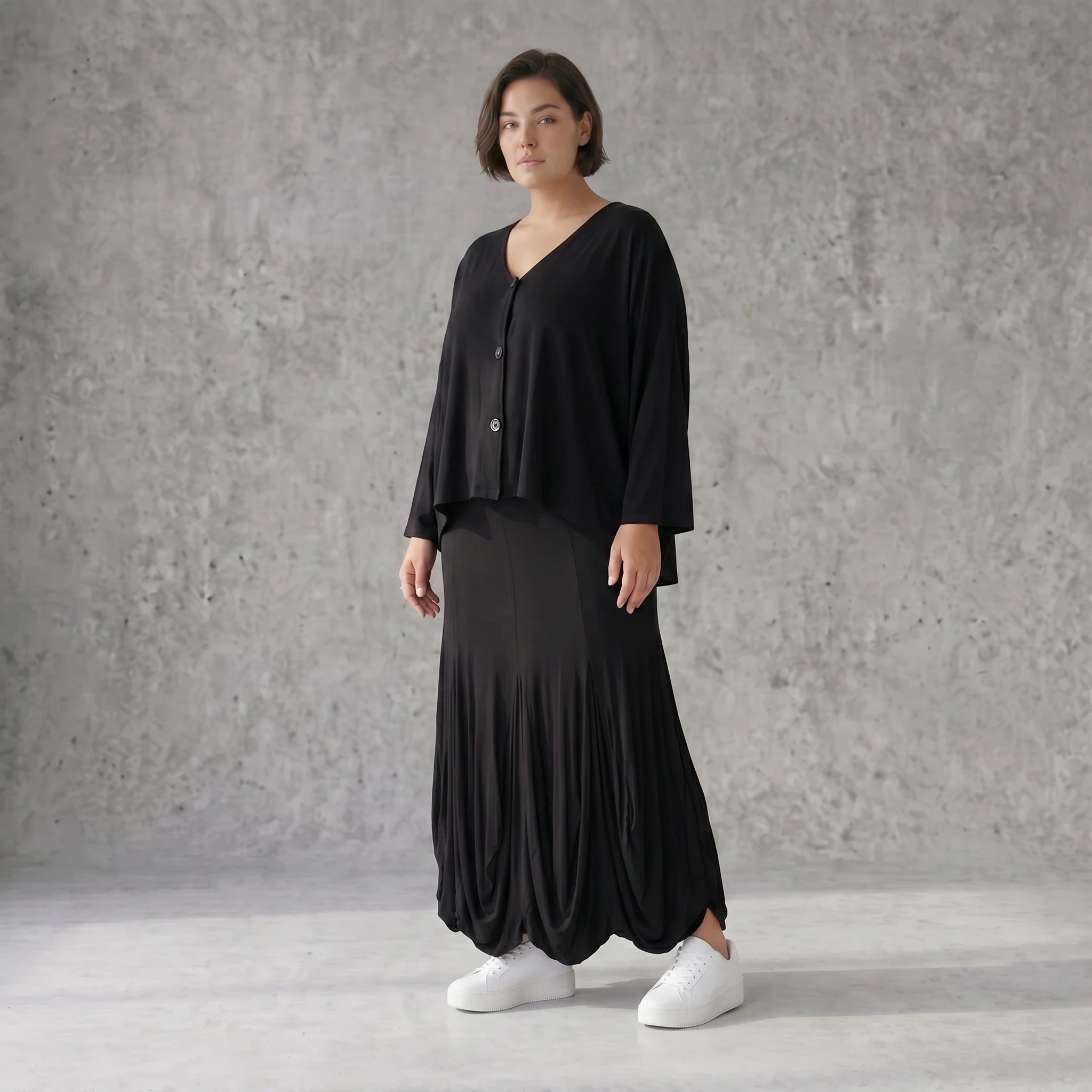 Femininer Ballonrock aus Stretch Jersey in Schwarz mit dehnbarem Bund und viel Volumen