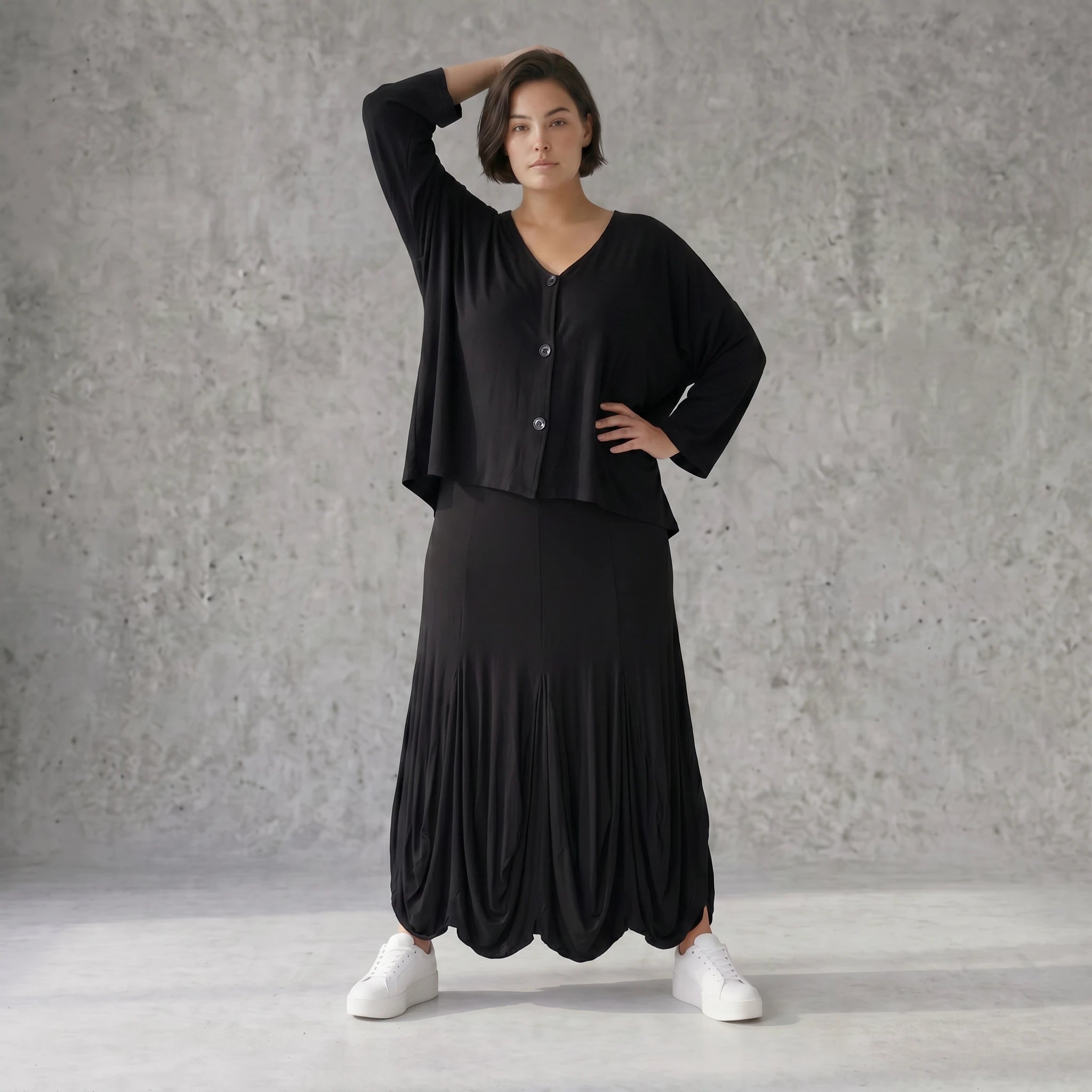Femininer Ballonrock aus Stretch Jersey in Schwarz mit dehnbarem Bund und viel Volumen