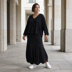Femininer Ballonrock aus Stretch Jersey in Schwarz mit dehnbarem Bund und viel Volumen