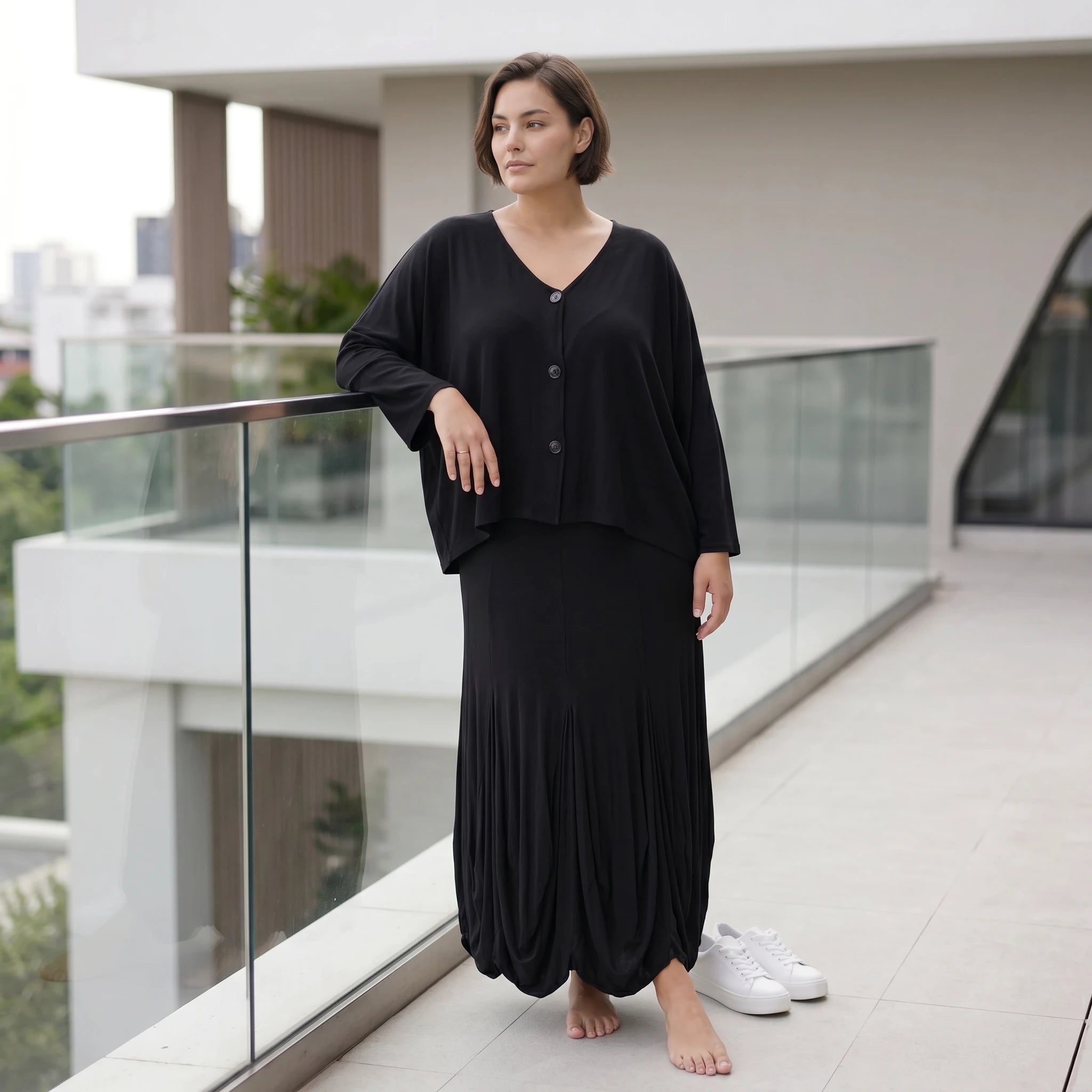 Femininer Ballonrock aus Stretch Jersey in Schwarz mit dehnbarem Bund und viel Volumen