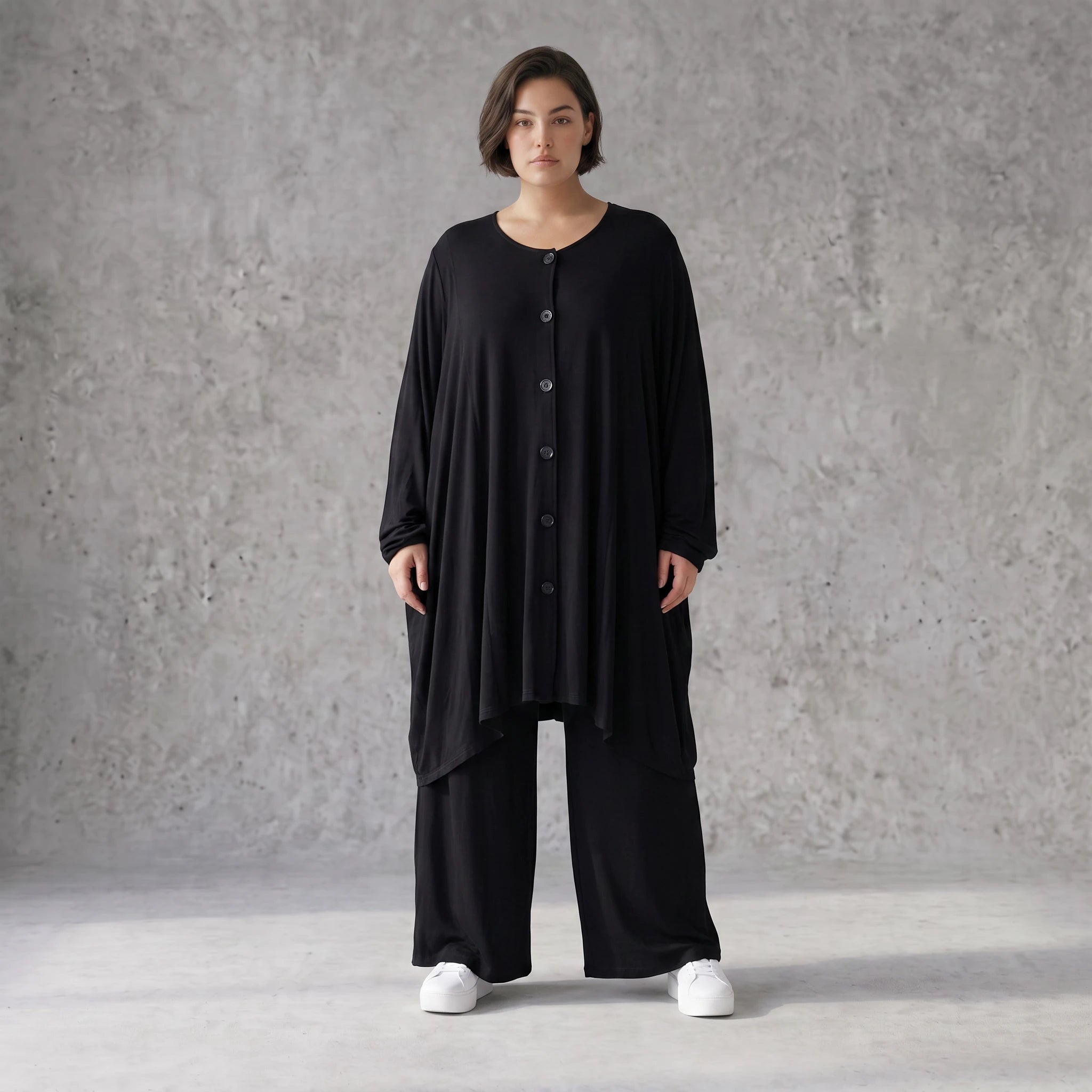 Elegante Jersey Jacke in Schwarz mit schmeichelhafter Silhouette und praktischen Taschen