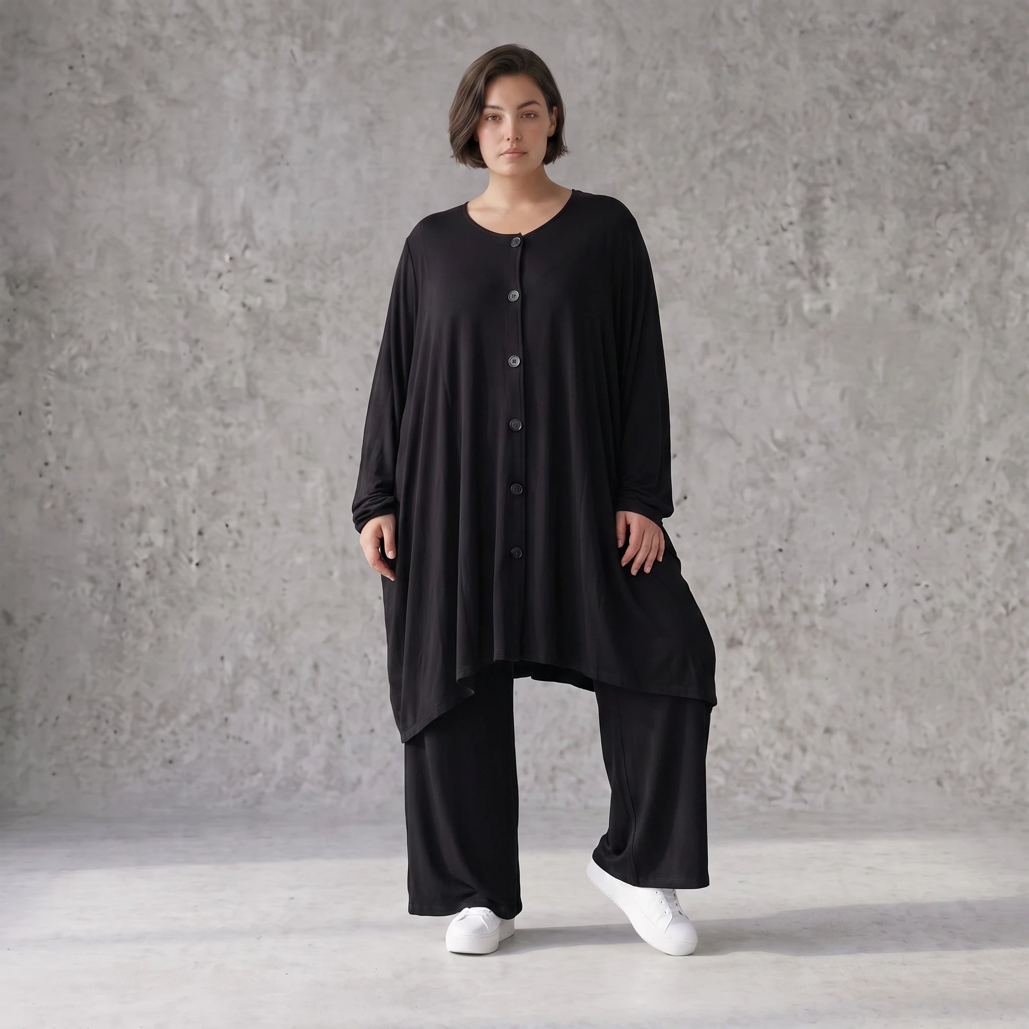 Elegante Jersey Jacke in Schwarz mit schmeichelhafter Silhouette und praktischen Taschen