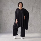 Fließendes Shirt aus Viskose Jersey in Schwarz mit Volantärmeln und A-Linie Silhouette