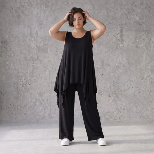 Ärmelloses Zipfeltop aus weichem schwarzem Viskose Stretch Jersey mit Rundhalsausschnitt