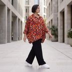 Sommerliche Popelinebluse mit Hemdkragen in Rot und Schwarz für einen eleganten Auftritt