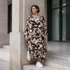 Fließendes Ballonkleid aus weichem Viskose Jersey in Schwarz Ecru mit 3/4-Arm und Rundhals