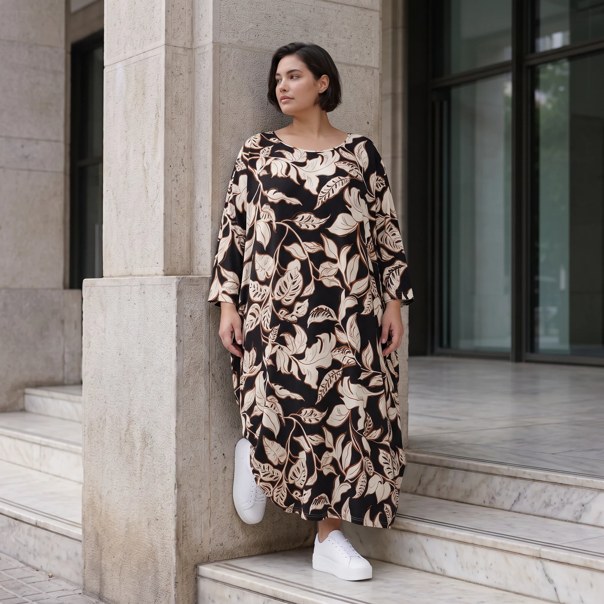 Fließendes Ballonkleid aus weichem Viskose Jersey in Schwarz Ecru mit 3/4-Arm und Rundhals