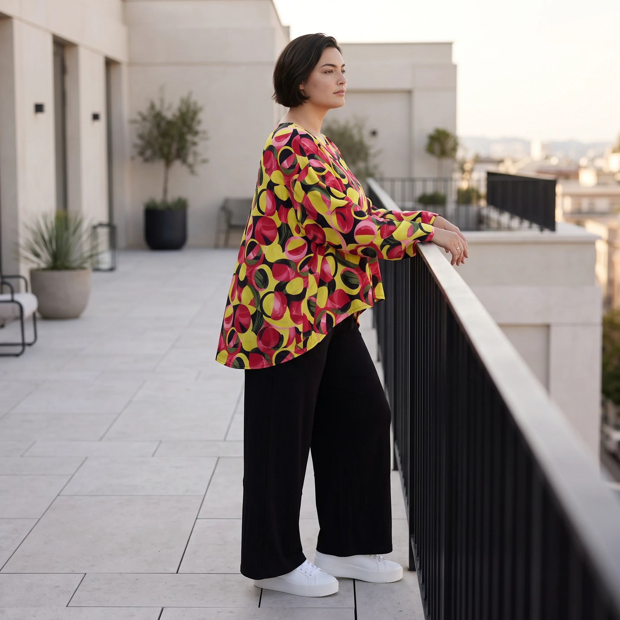 Langarmjacke aus feinem Popeline in kräftigem Gelb und Fuchsia mit rundem Halsausschnitt