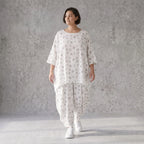 Mousseline Shirt in Weiß und Schwarz mit femininer A-Linie 3/4-Arm und Rundhalsausschnitt