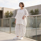 Mousseline Shirt in Weiß und Schwarz mit femininer A-Linie 3/4-Arm und Rundhalsausschnitt