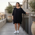 Elastisches Jersey Shirt in Schwarz mit 3/4-Arm Rundhalsausschnitt und weicher Saumraffung