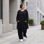 Elegante schwarze Jacke aus weichem Viskosejersey mit schmeichelndem Schnitt Knopfleiste