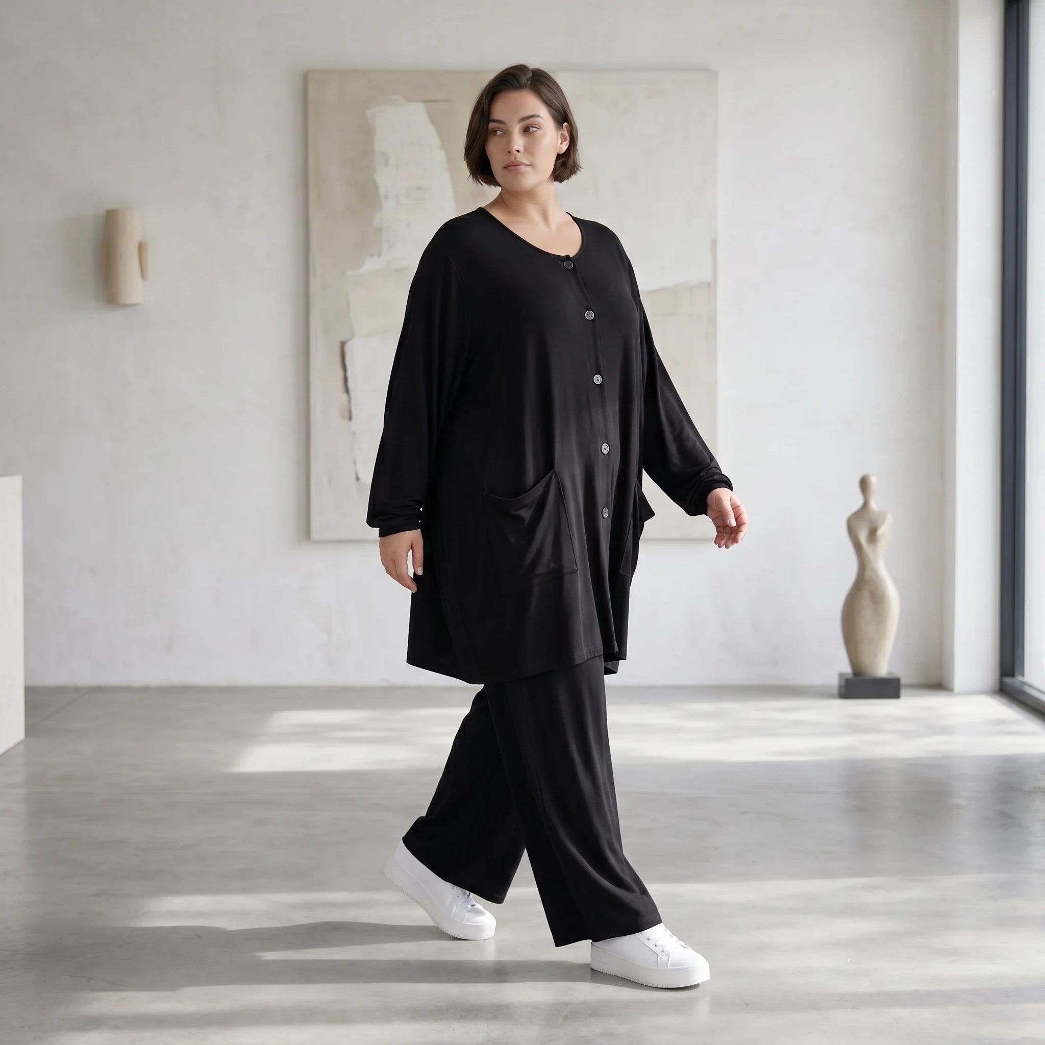 Elegante schwarze Jacke aus weichem Viskosejersey mit schmeichelndem Schnitt Knopfleiste