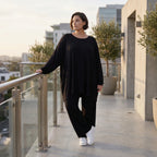 Langarmshirt in Schwarz mit fließender Silhouette aus weichem Viskose Jersey und Rundhals