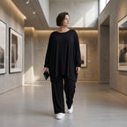 Langarmshirt in Schwarz mit fließender Silhouette aus weichem Viskose Jersey und Rundhals