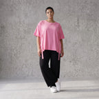 Kastiges Kurzarmshirt in strahlendem Neonpink aus weichem Stretchjersey mit Ösenbanddetail