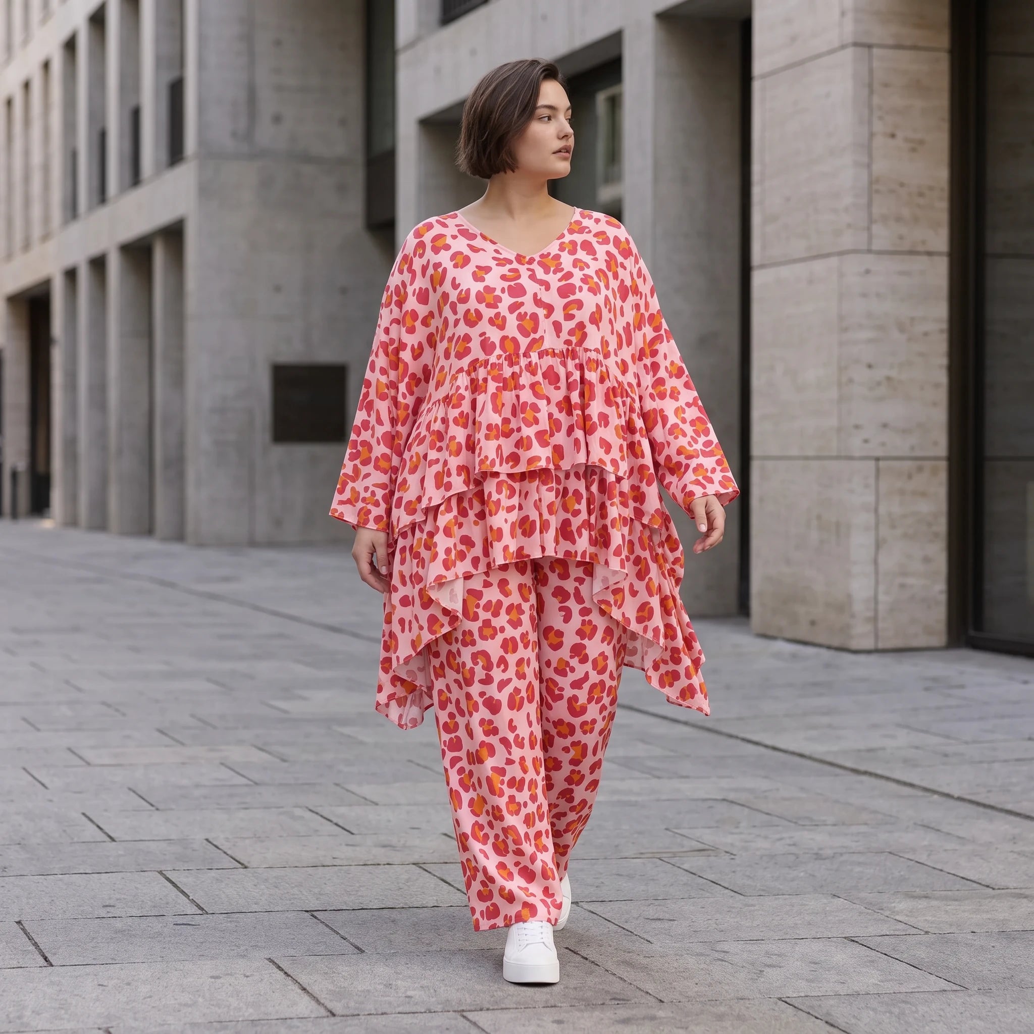 Damen Shirt Avantgarde Baumwolle Rose/Rot, kastiger Schnitt, Kurzarm, V-Ausschnitt, Oversize große Größen – AKH Fashion