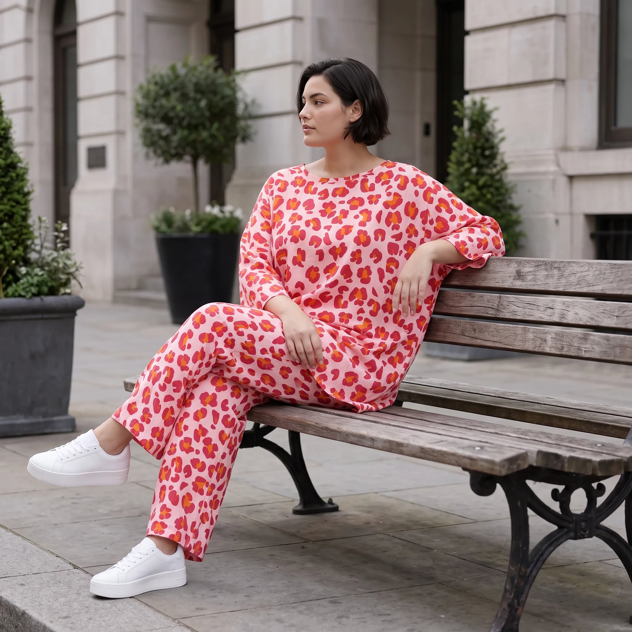 Damen Hose Avantgarde Baumwolle Rose/Rot, gerader Schnitt, Elastikbund, Oversize große Größen – AKH Fashion