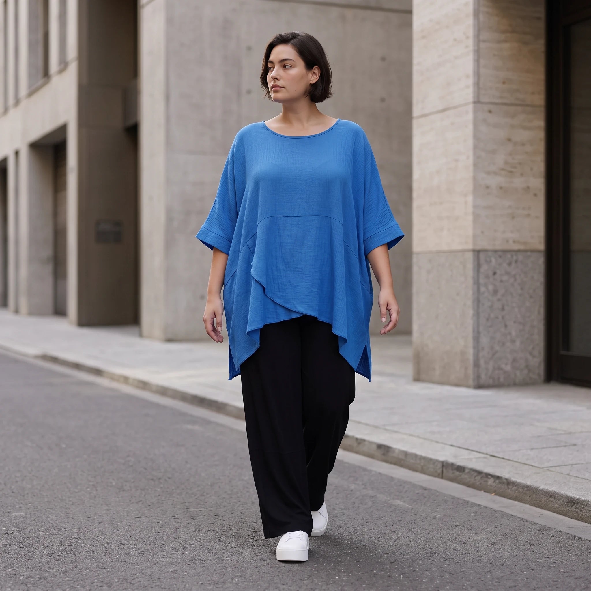 Damen Shirt Avantgarde Viskose Royalblau, kastiger Schnitt, Kurzarm, Oversize große Größen – AKH Fashion