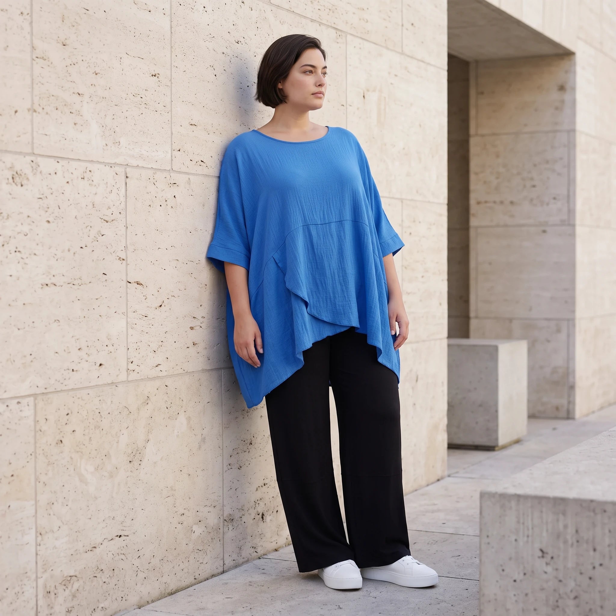 Damen Shirt Avantgarde Viskose Royalblau, kastiger Schnitt, Kurzarm, Oversize große Größen – AKH Fashion