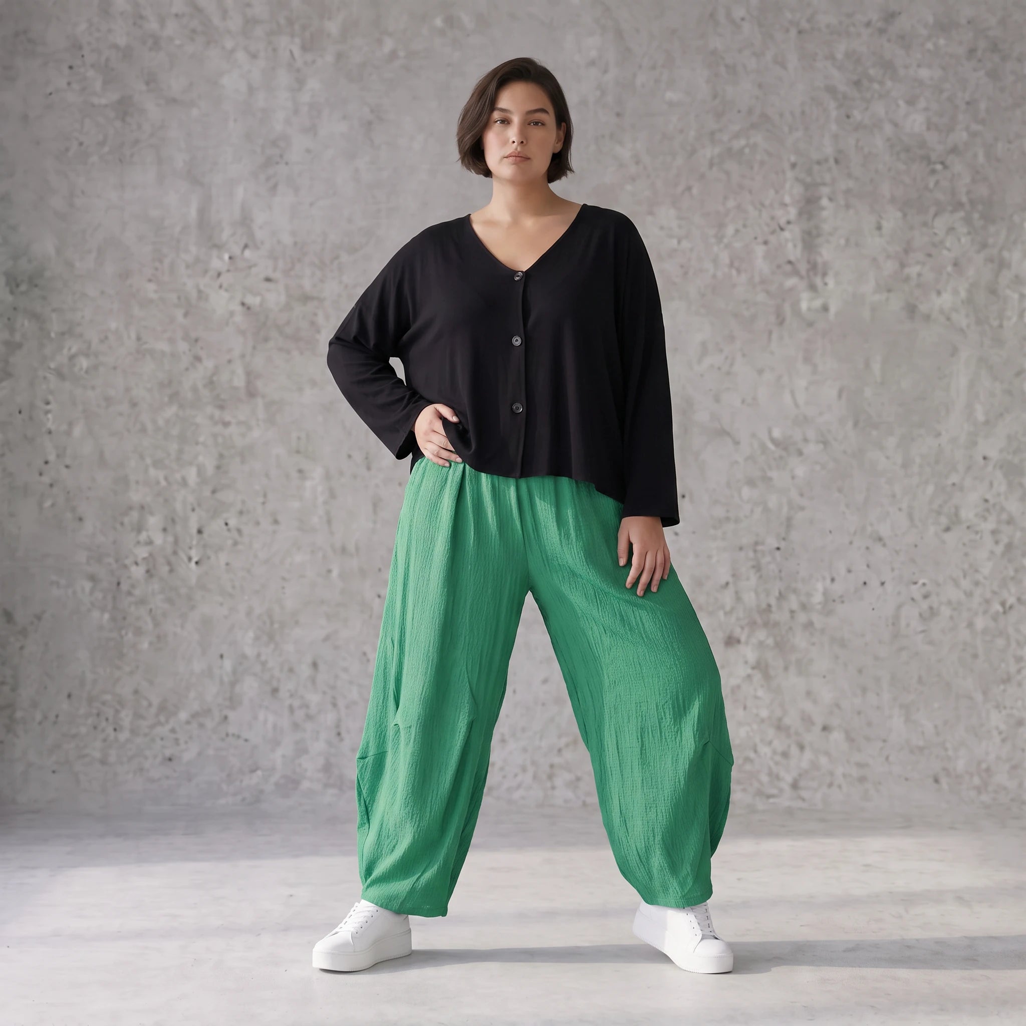 Damen Hose Avantgarde Viskose Grün, Ballonhose, Flügeltaschen, Oversize große Größen – AKH Fashion
