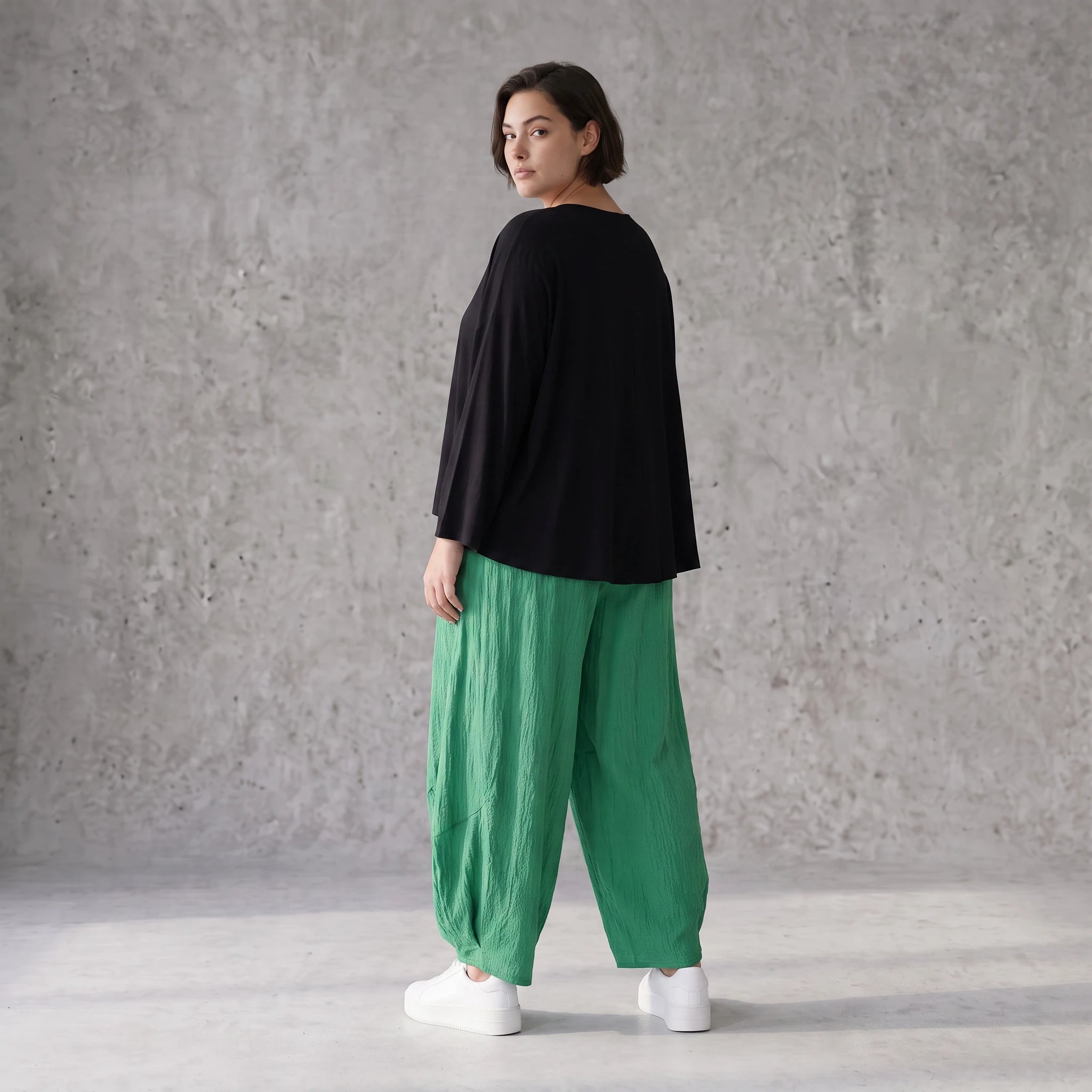 Damen Hose Avantgarde Viskose Grün, Ballonhose, Flügeltaschen, Oversize große Größen – AKH Fashion