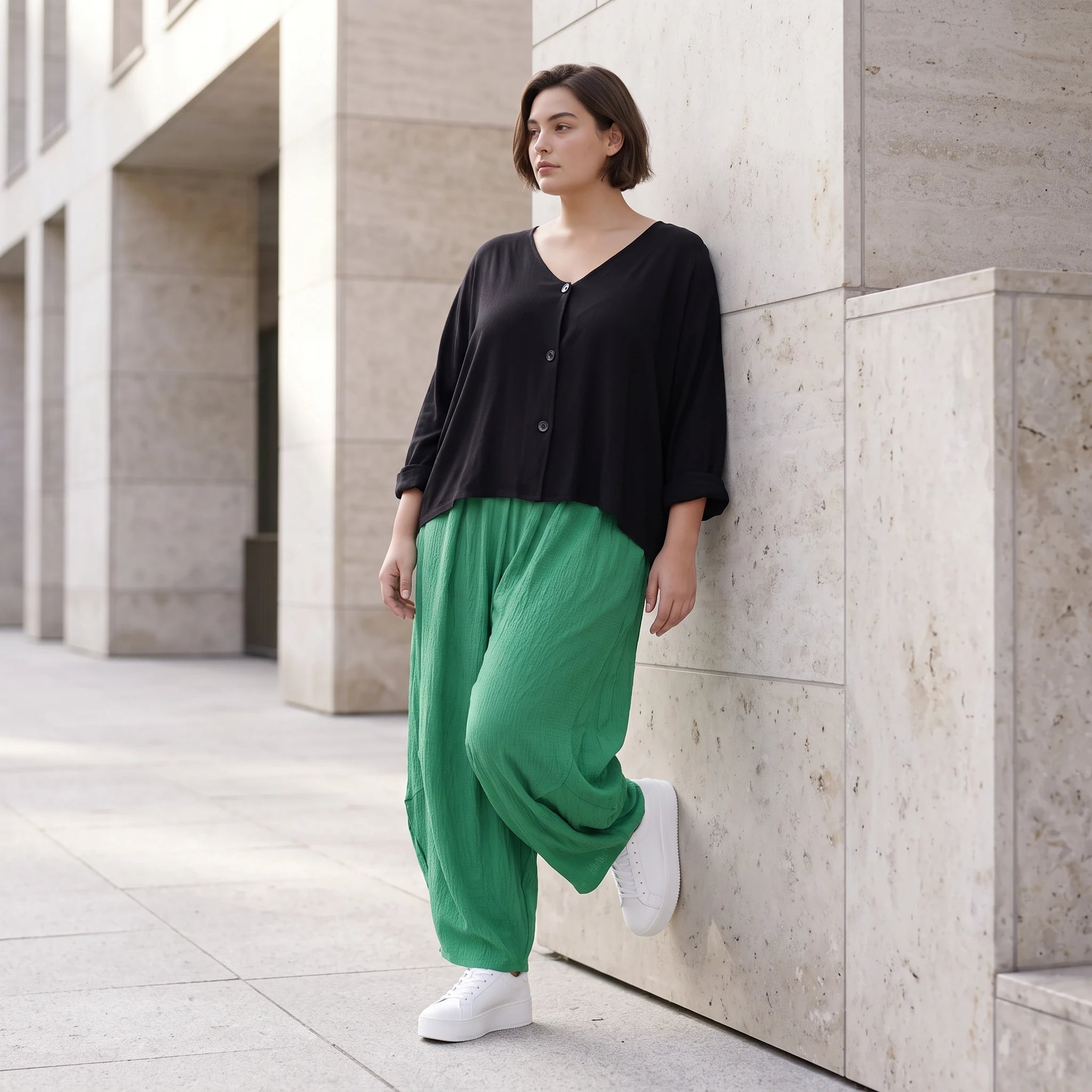 Damen Hose Avantgarde Viskose Grün, Ballonhose, Flügeltaschen, Oversize große Größen – AKH Fashion