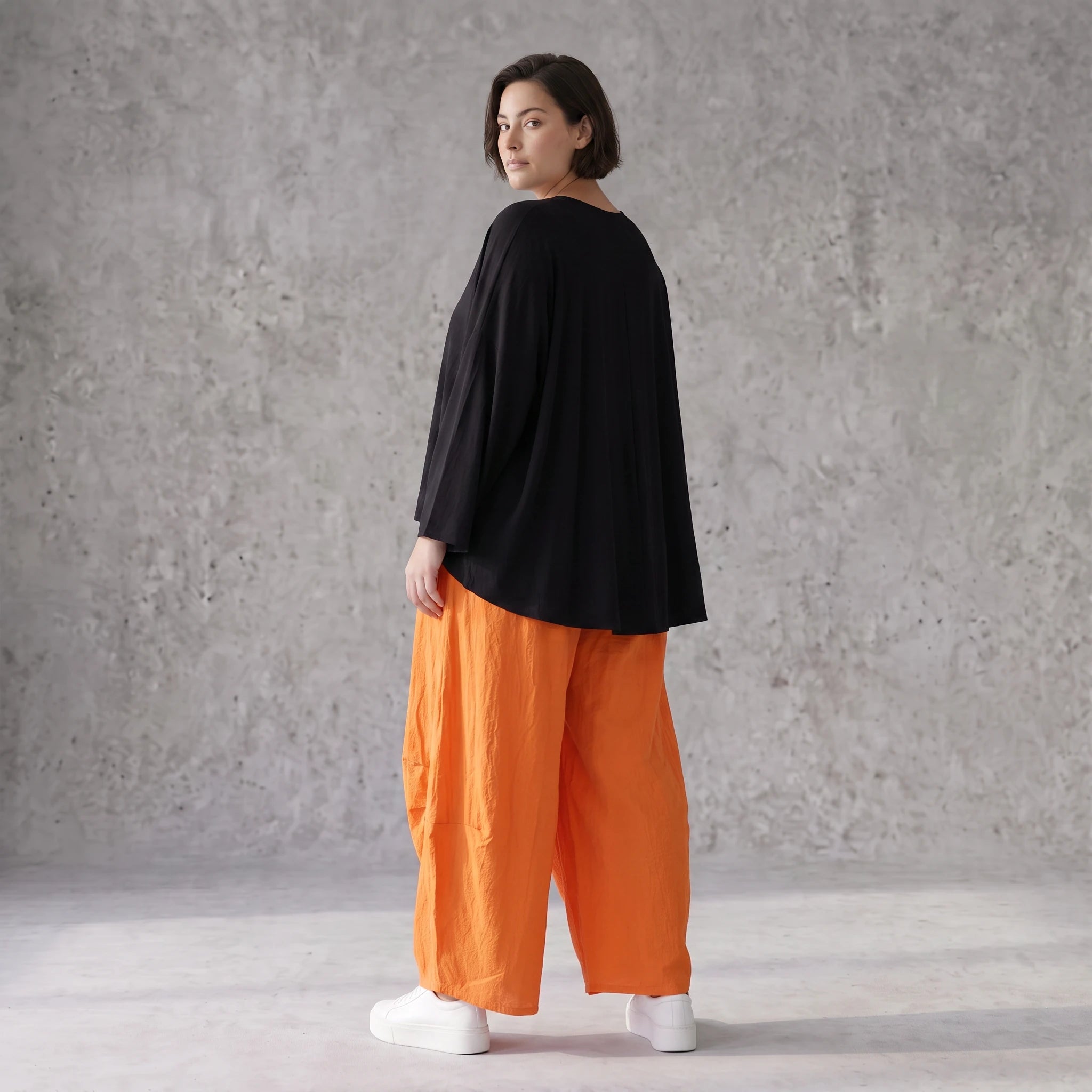 Damen Hose Avantgarde Viskose Orange, Ballonhose, Flügeltaschen, Oversize große Größen – AKH Fashion