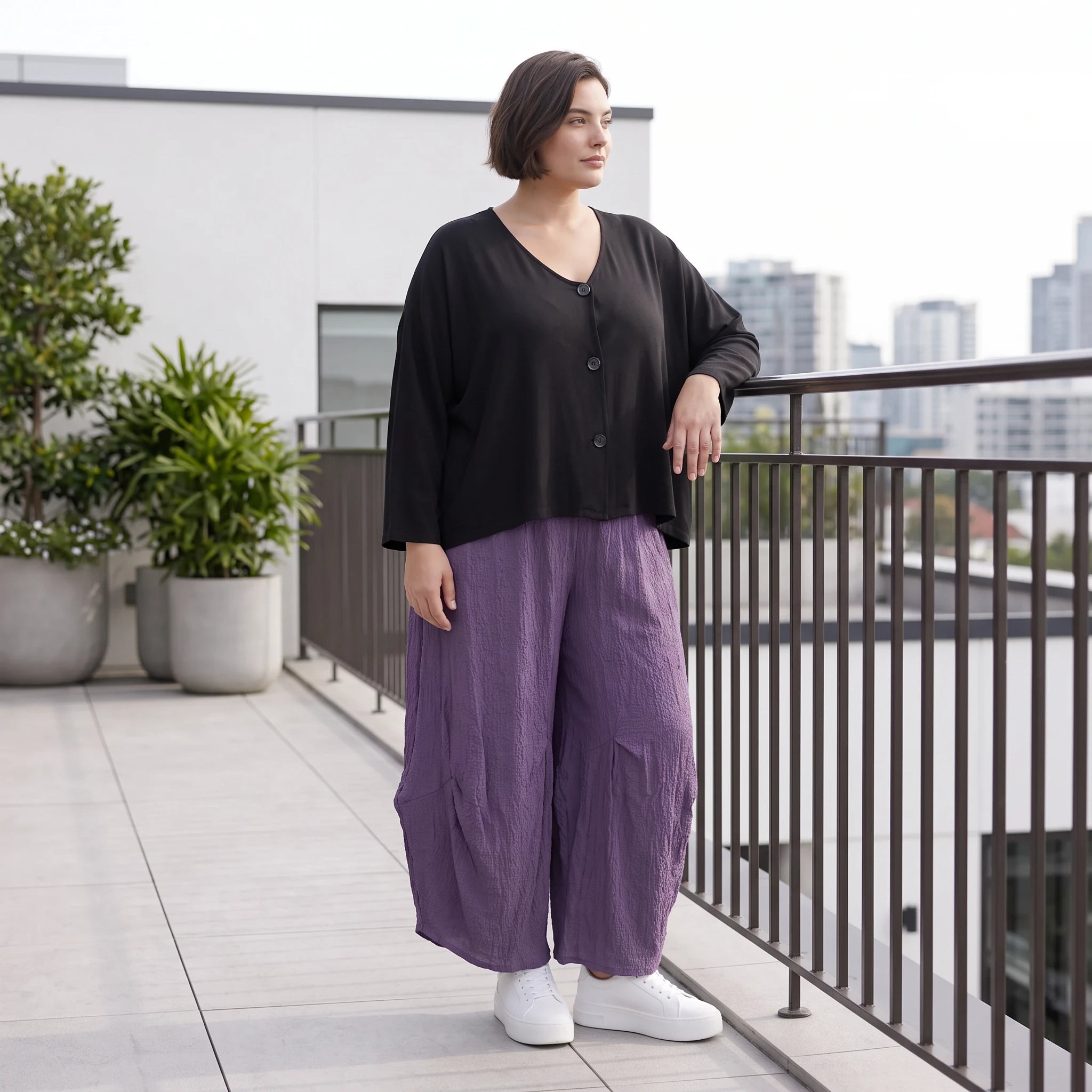 Damen Hose Avantgarde Viskose Lila, Ballonschnitt, Elastikbund, Oversize große Größen – AKH Fashion