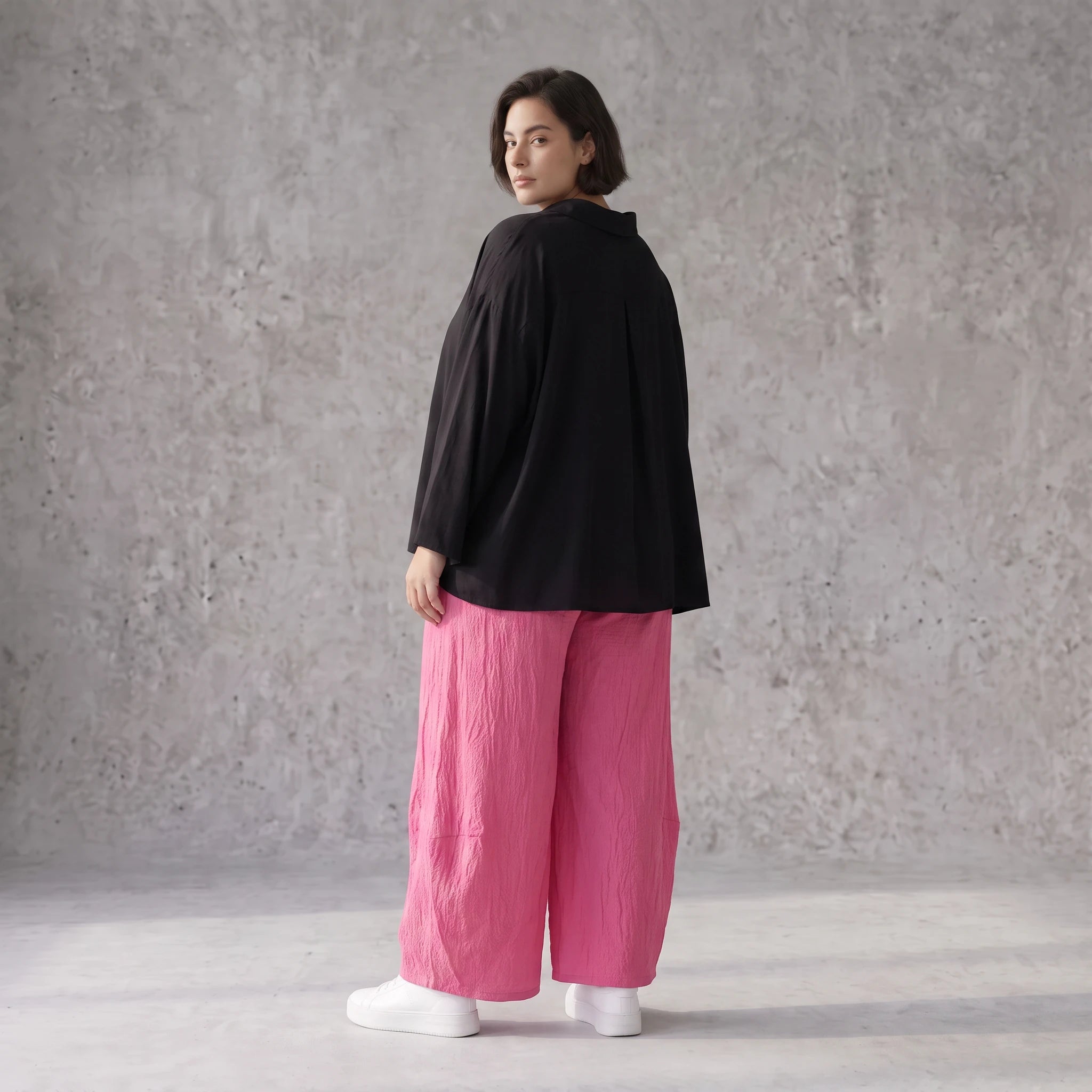 Damen Hose Avantgarde Viskose Fuchsia, Ballonschnitt, Flügeltaschen, Oversize große Größen – AKH Fashion