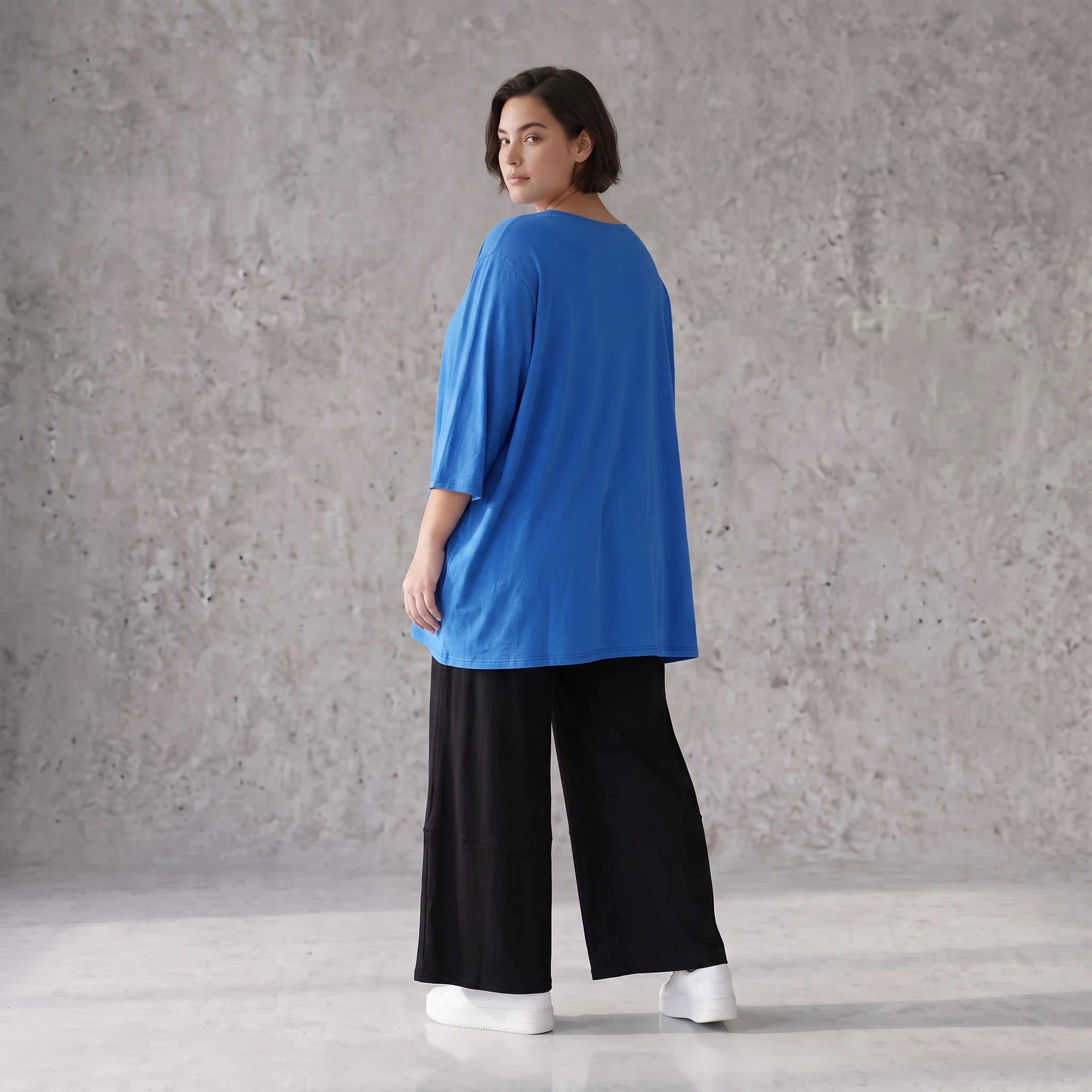 Damen Shirt Avantgarde Viskose Royalblau, A-Linie, 3/4-Arm, Seitentaschen, Oversize große Größen – AKH Fashion