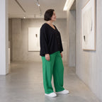 Damen Hose Avantgarde Viskose Grün, gerader Schnitt, Flügeltaschen, Oversize große Größen – AKH Fashion